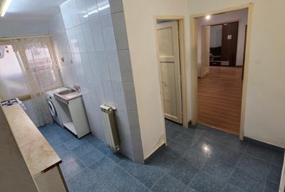 Apartament cu 2 camere semidecomandat, mobilat în Giurgiului