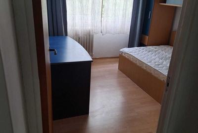 Închiriere Apartament cu 3 camere Titan, langa metrou 1 Decembrie, renovat - 2