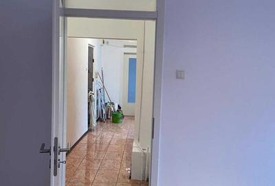 De vanzare 3 camere, centrala,  etaj 8, instalație nouă,  zona 13 Septembrie - 5
