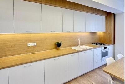 Apartament cu 2 camere semidecomandat, mobilat în Florești