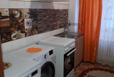 Apartament 2 camere, etaj 1/4, zona Podu Ros - 6