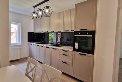 Apartament cu 3 camere decomandat în Florești