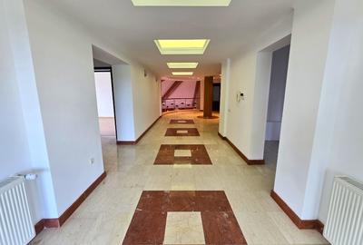 Casa / Vila / Conac Breaza 15 camere + - 11