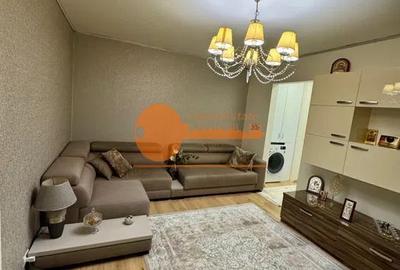 Apartament cu 2 camere semidecomandat, mobilat în 1 Mai