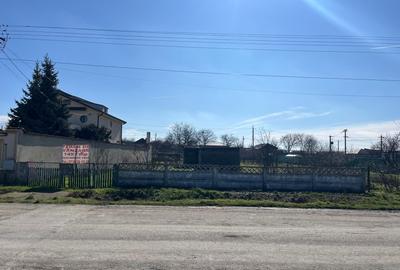 Teren Construcții intravilan de 1457 mp, în Poiana