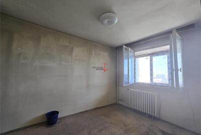 Apartament et.6/8, bloc din 78, anvelopat McDonalds Colentina - 4