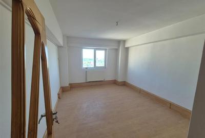 LIBER! 4 camere transformat in 3 camere, bloc cu lift, decomandat, Bariera - 2