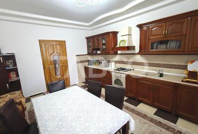 Casa mobilata si utilata - 5 camere spatioase 2 bai de inchiriat Sibiu - 13