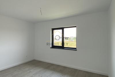 Mutare rapida!  Casa 110mp P+1+pod, 4 camere, 330mp teren!Comision 0% - 12