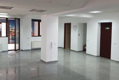 Birou, 909.35 mp în Grivița