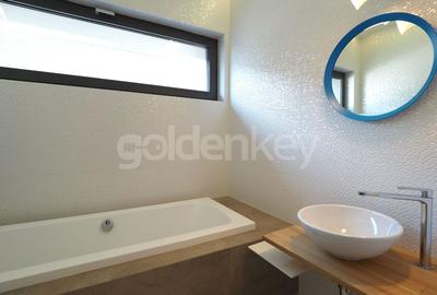 Vila minimalista insorita | piscina interioara | sauna | Jacuzzi - 33