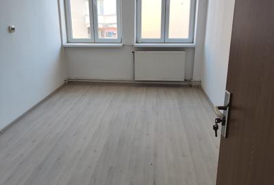 Ciucas--Spatiu birouri 260 mp compartimentat ,parcare ,liber - 6