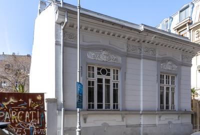 Strada Frumoasa  vila spatioasa cu arhitectura frumoasa - 16