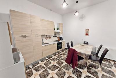 Apartament 3 camere, boxa, pod, parcare, Centru,  zona B-dul Eroilor - 12