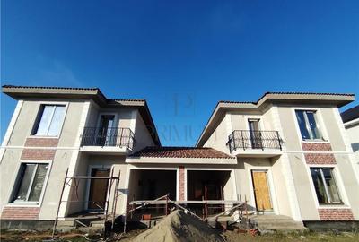 Duplex cu 5 camere în Moșnița Nouă