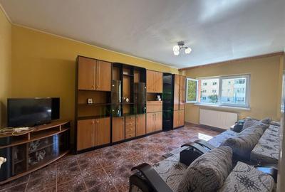Apartament 3 Camere Decomandat, Etaj 1, Tractorul - 1