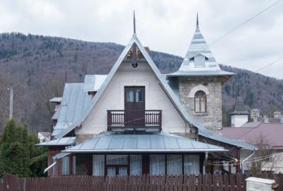 Vila Viorica Kogalniceanu - monument istoric de vanzare central Sinaia - 3