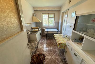 Apartament 3 camere, 1 boxa, zona Centrala , etaj 4 - 1