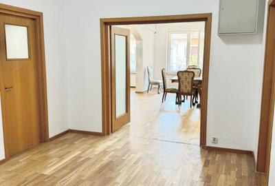 Proprietate spatioasa si versatila, formata din hochparter inalt si demisol - 19