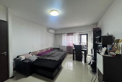 Garsonieră decomandată, mobilată în Vitan Mall