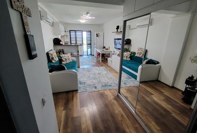 Apartament cu 3 camere semidecomandat în Cug