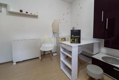 Apartament cu 2 camere decomandat, mobilat în Central