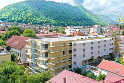 Apartament cu 3 camere decomandat în Centrul Istoric