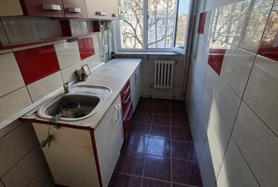 Apartament 3 camere, etajul 1/4, zona Mircea cel Batran - 6