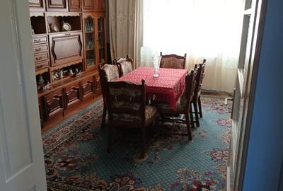 Casa cu etaj, 4 camere, central, acces in curte cu masina - 13