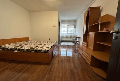 Garsonieră în 9 Mai