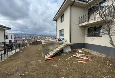 Casa individuala, 5 camere , 137mp uitli cu 415mp de teren. Dezmir - 2