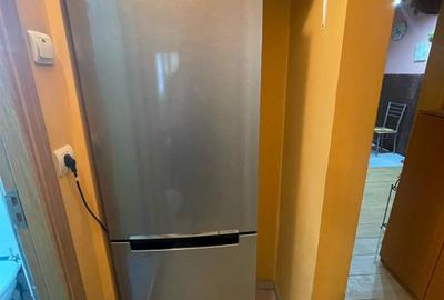 Apartament de vanzare 3 camere zona Intre Lacuri - 10