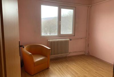 Apartament 3 camere semidecomandat 43 mp Manastur - 1