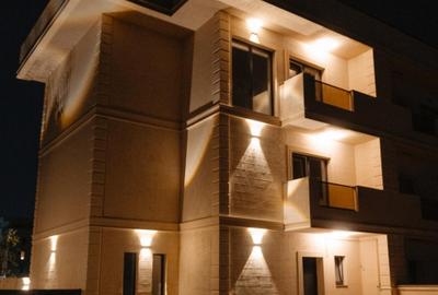 Casă cu 5 camere în Dobroești