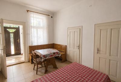 De vânzare | Casă renovabilă cu teren 601 mp | Gruia – zona 7 Străzi - 9