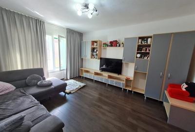 Apartament 3 camere in zona Pietei Victoria