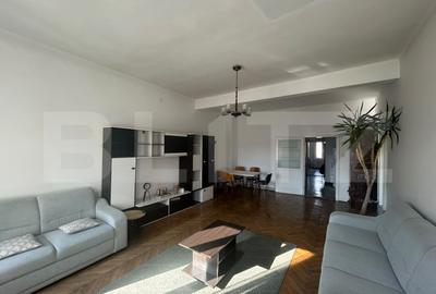 Apartament cu 2 camere decomandat, mobilat în Central