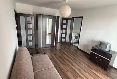 Apartament cu 2 camere semidecomandat, mobilat în Sud
