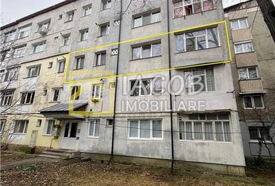 Apartament cu 3 camere semidecomandat în 9 Mai