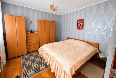 Vanzare apartament 3 camere - Podu Ros - bulevard etaj 2 - 4
