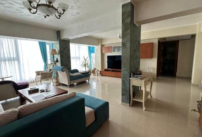 Apartament cu 4 camere în Central