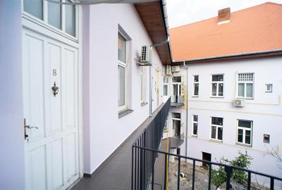 Apartament ultracentral cu 3 camere pe Strada Primariei - 15