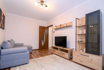 Apartament cu 2 camere semidecomandat, mobilat în Casa de Cultură