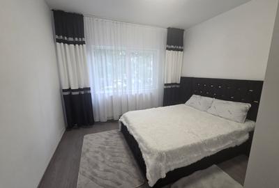 Apartament de vanzare, 3 camere, decomandat, 67 mp, Mircea cel Batran - 1