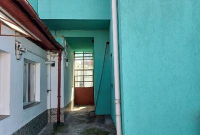 Casă individuală cu 2 camere în Central