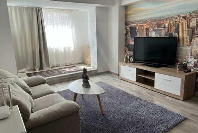 Apartament cu 3 camere decomandat, mobilat în Central
