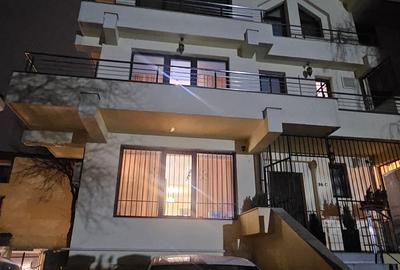 Casă cu 8 camere în Herăstrău