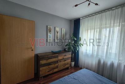 Apartament cu 2 camere semidecomandat, mobilat în Tei