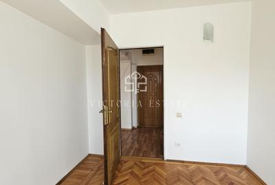 Apartament de vanzare, 3 camere decomandat.Republicii - 4