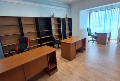 Birou, de 47.00 mp, în Delfinariu